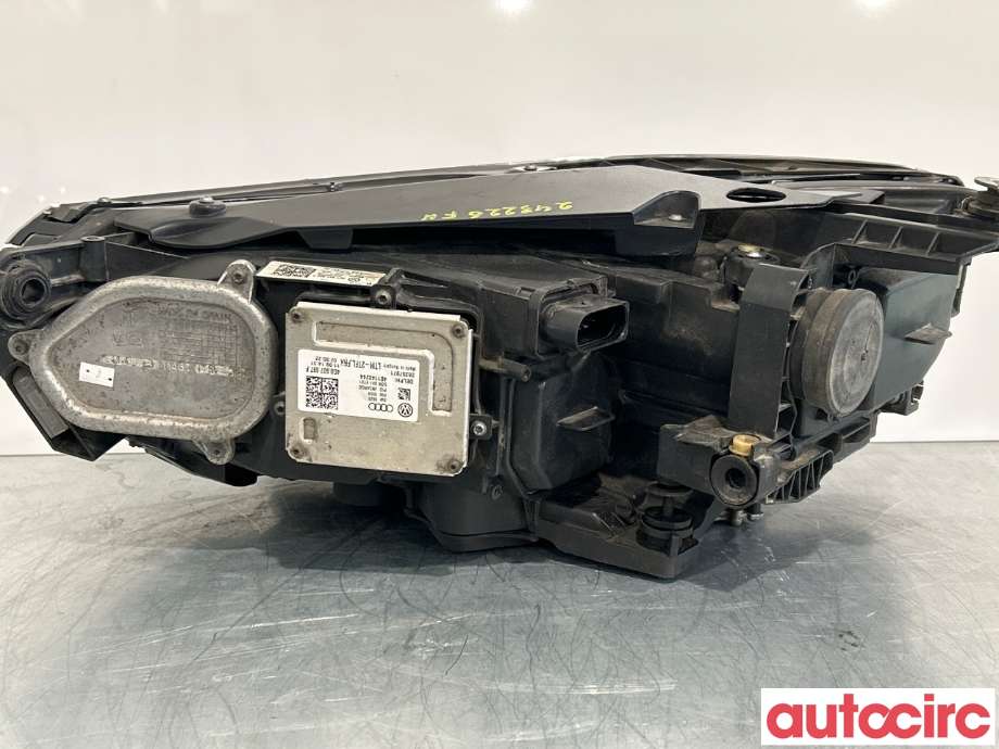 Frontlykt høyre halogen til VW Passat 2015-2019 (Fase 1) (B8) (B8) (VOLKSWAGEN|3G1941114A|3G1941082C)