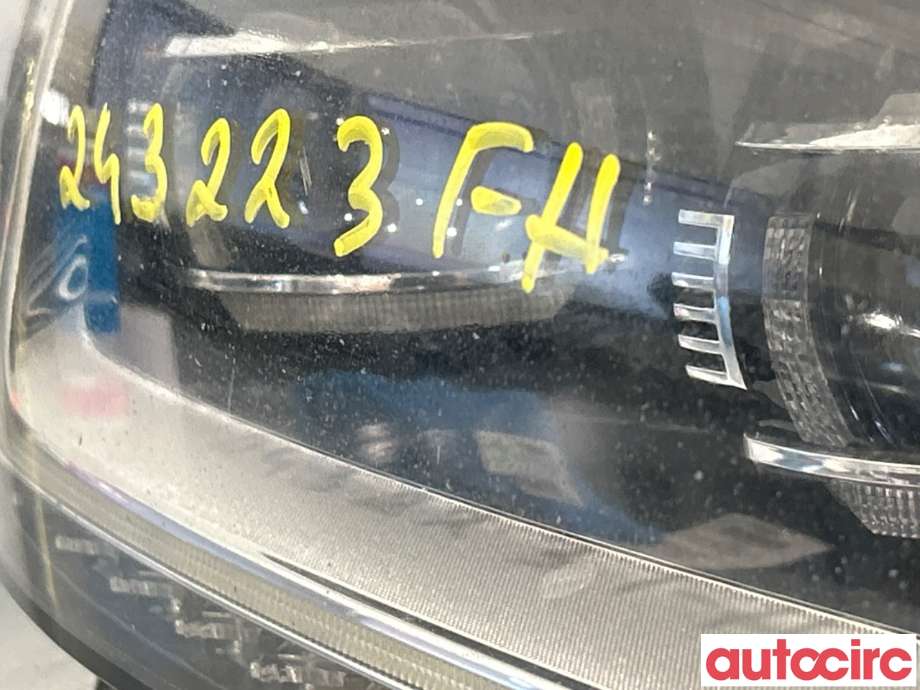 Frontlykt høyre halogen til VW Passat 2015-2019 (Fase 1) (B8) (B8) (VOLKSWAGEN|3G1941114A|4G0907697F)