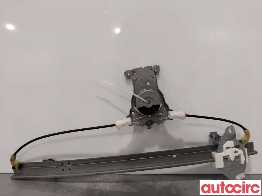 Ruteheis til Nissan Pathfinder 2010-2014 (Fase 2) (R51) (R51) (NISSAN|827213X00A|)
