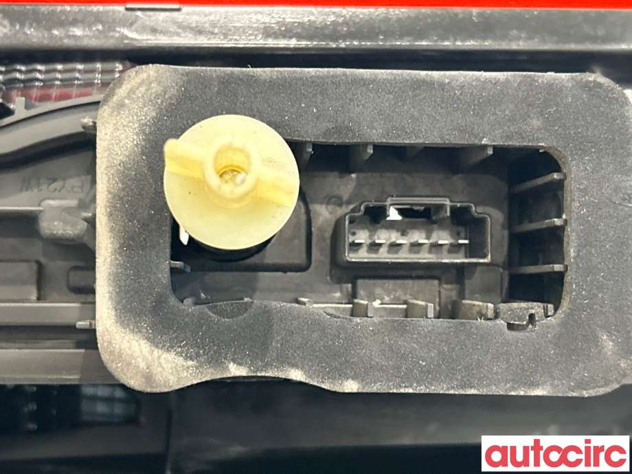 Baklykt venstre til Ford Transit Custom 2013-2023 (Type I) (FORD|2411271|BK2113405AF)