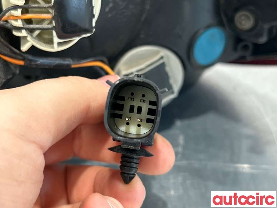 Baklykt venstre til Ford Fiesta 2017-->> (Type VII)  (FORD|2687954)