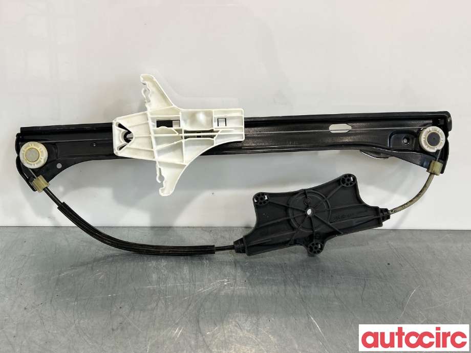 Ruteheis til VW Passat 2015-2019 (Fase 1) (B8) (B8) (VOLKSWAGEN|3G9839462B|C20613-100|3G9839462A)