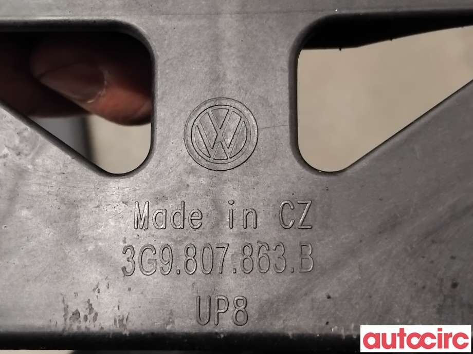 Diverse deler til VW Passat 2015-2019 (Fase 1) (B8) (B8) (VOLKSWAGEN|3G9807863B|)