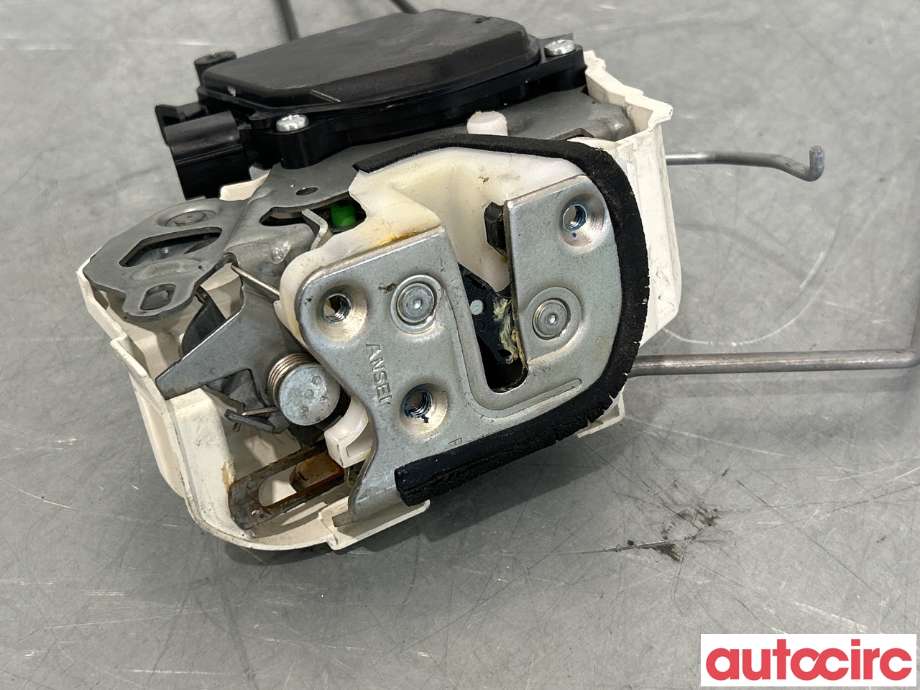 Låsekasse høyre foran til Peugeot iOn 2011-2020  (PEUGEOT|9136HF|)