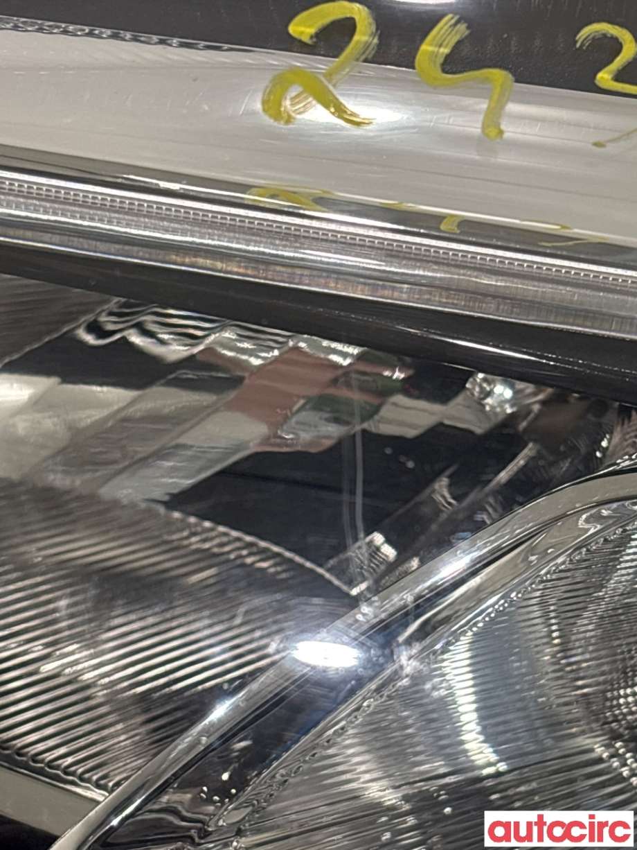 Frontlykt venstre halogen til Ford Fiesta 2017-->> (Type VII)  (FORD|2547949||H1BB-13101-CJ)