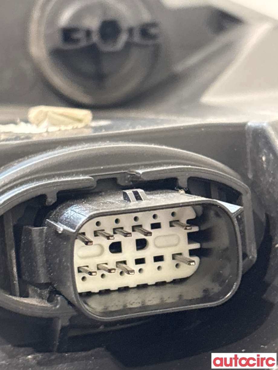 Frontlykt høyre halogen til Ford Fiesta 2017-->> (Type VII)  (FORD|2547941||H1BB-13100-CJ)