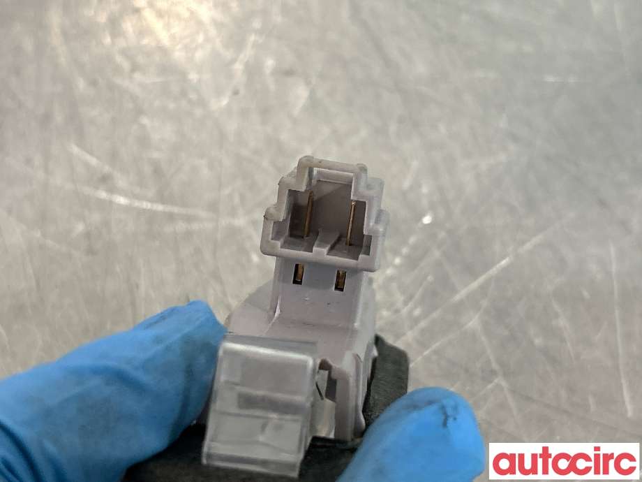 Skiltlys til Peugeot iOn 2011-2020 (PEUGEOT|6340F6|)