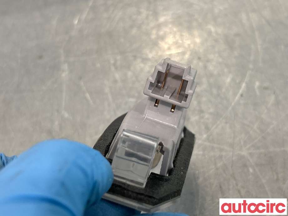 Skiltlys til Peugeot iOn 2011-2020 (PEUGEOT|6340F6|)