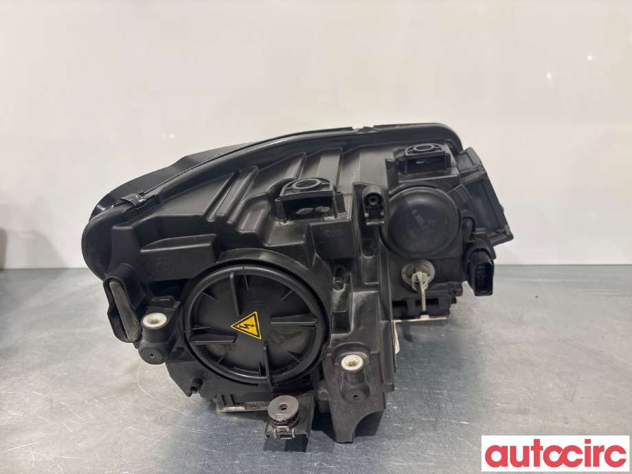 Frontlykt venstre halogen til VW Touran 2010-2015 (Type I, Fase 3)  (VOLKSWAGEN|1T1941753H|)