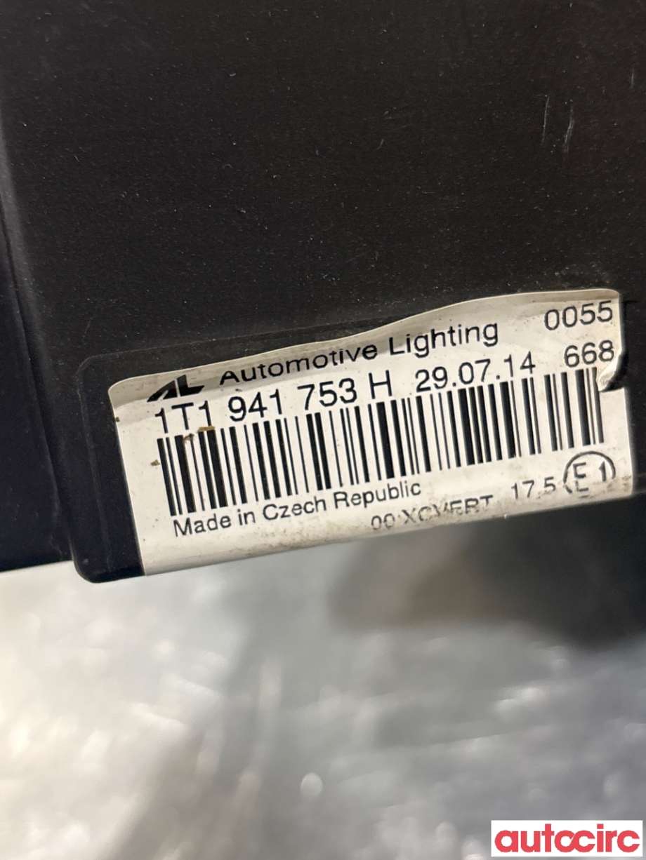 Frontlykt venstre halogen til VW Touran 2010-2015 (Type I, Fase 3)  (VOLKSWAGEN|1T1941753H|)