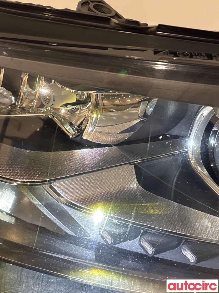 Frontlykt venstre halogen til VW Touran 2010-2015 (Type I, Fase 3)  (VOLKSWAGEN|1T1941753H|)