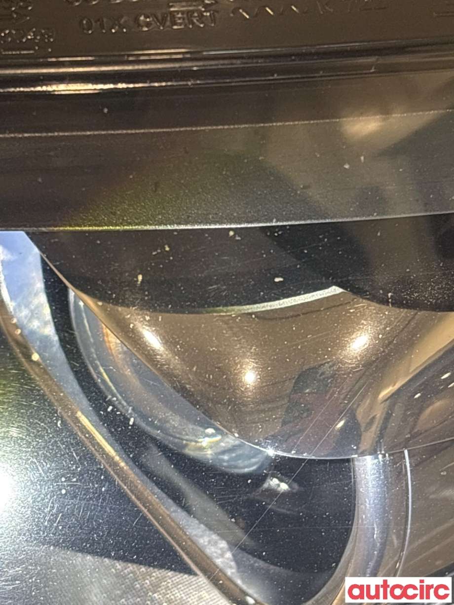 Frontlykt venstre halogen til VW Touran 2010-2015 (Type I, Fase 3)  (VOLKSWAGEN|1T1941753H|)