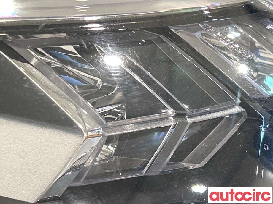 Frontlykt høyre halogen til Mitsubishi Outlander 2015-->> (Type III, Fase 2) (MITSUBISHI|8301D464|)