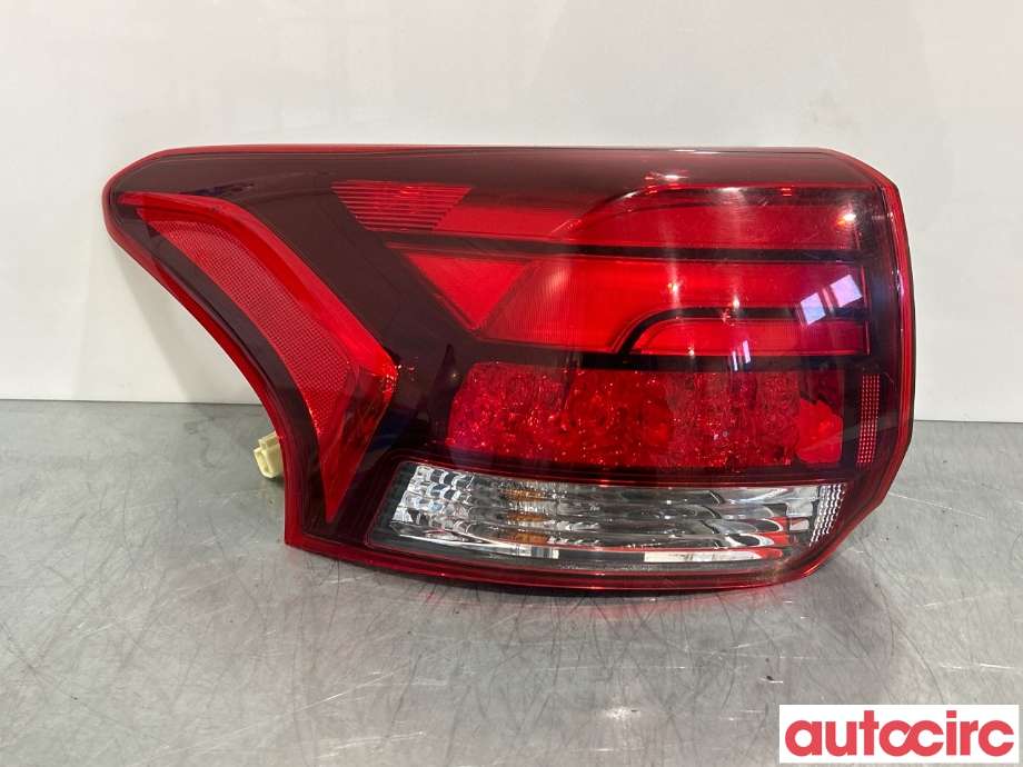 Baklykt venstre til Mitsubishi Outlander 2015-->> (Type III, Fase 2) (MITSUBISHI|8330B173|)