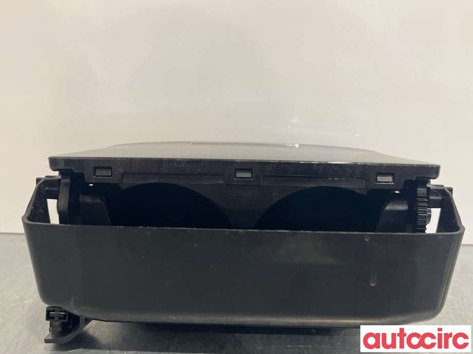 Dashbord koppholder til Mitsubishi Outlander 2015-->> (Type III, Fase 2) (MITSUBISHI|8011A988XA)