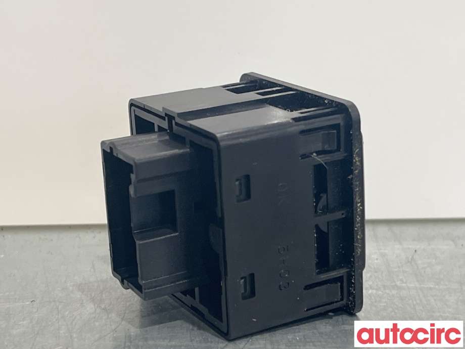Bryter setevarme til Mitsubishi Outlander 2015-->> (Type III, Fase 2)  (MITSUBISHI|8610A114)