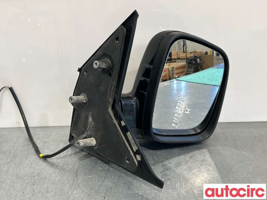 Diverse deler til VW Transporter / Caravelle 2009-2015 (Fase 2) (T5) (T5) (VOLKSWAGEN|7H1857508P|565012-00)
