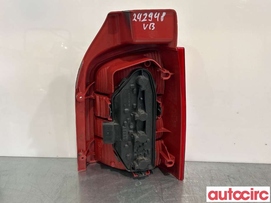 Baklykt venstre til VW Transporter / Caravelle 2009-2015 (Fase 2) (T5) (T5) (VOLKSWAGEN|7H5945095M|7H5945257A)