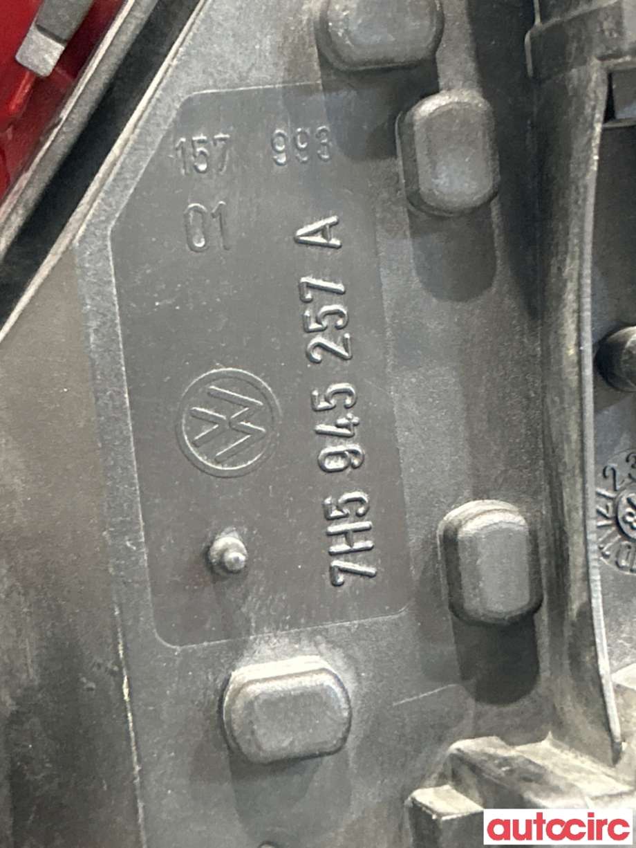 Baklykt venstre til VW Transporter / Caravelle 2009-2015 (Fase 2) (T5) (T5) (VOLKSWAGEN|7H5945095M|7H5945257A)