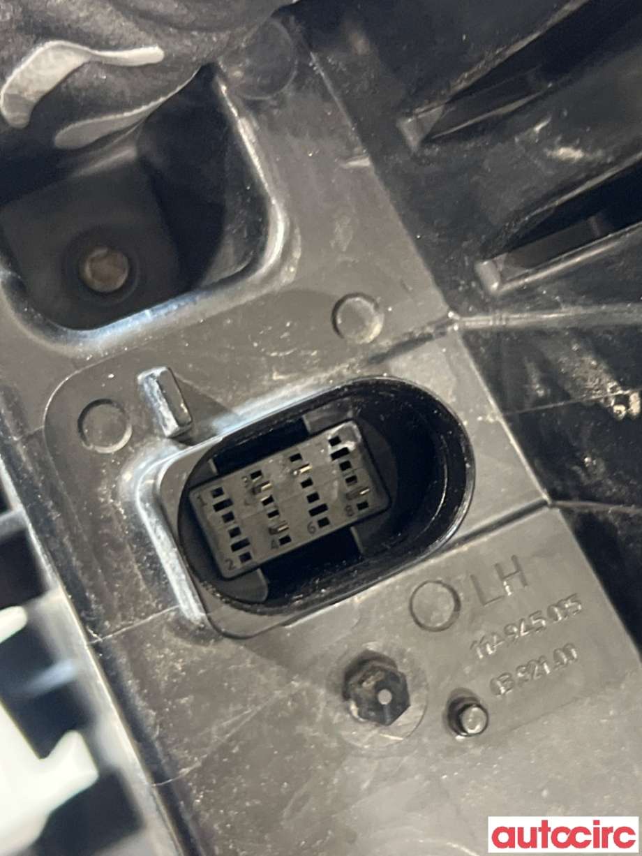 Baklykt venstre til VW ID.4 2020-->> (VOLKSWAGEN|11A945095)