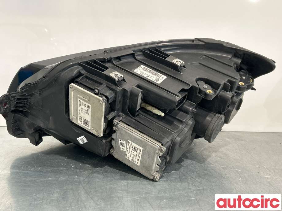 Frontlykt høyre halogen til VW Transporter / Caravelle 2015-2019 (T6) (T6) (VOLKSWAGEN|7E1941774|7E1941036)