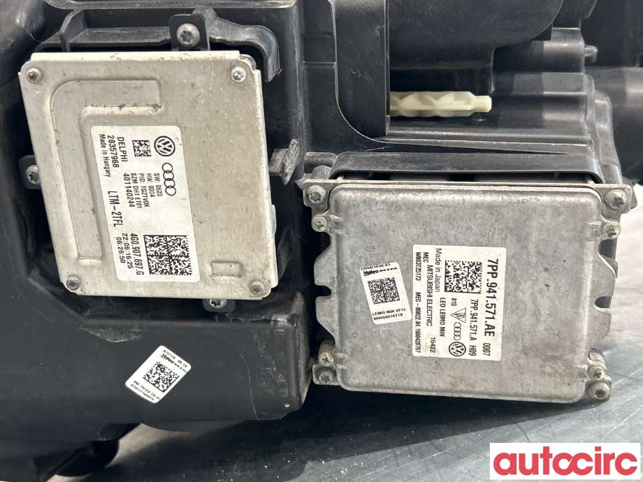 Frontlykt høyre halogen til VW Transporter / Caravelle 2015-2019 (T6) (T6) (VOLKSWAGEN|7E1941774|7E1941036)