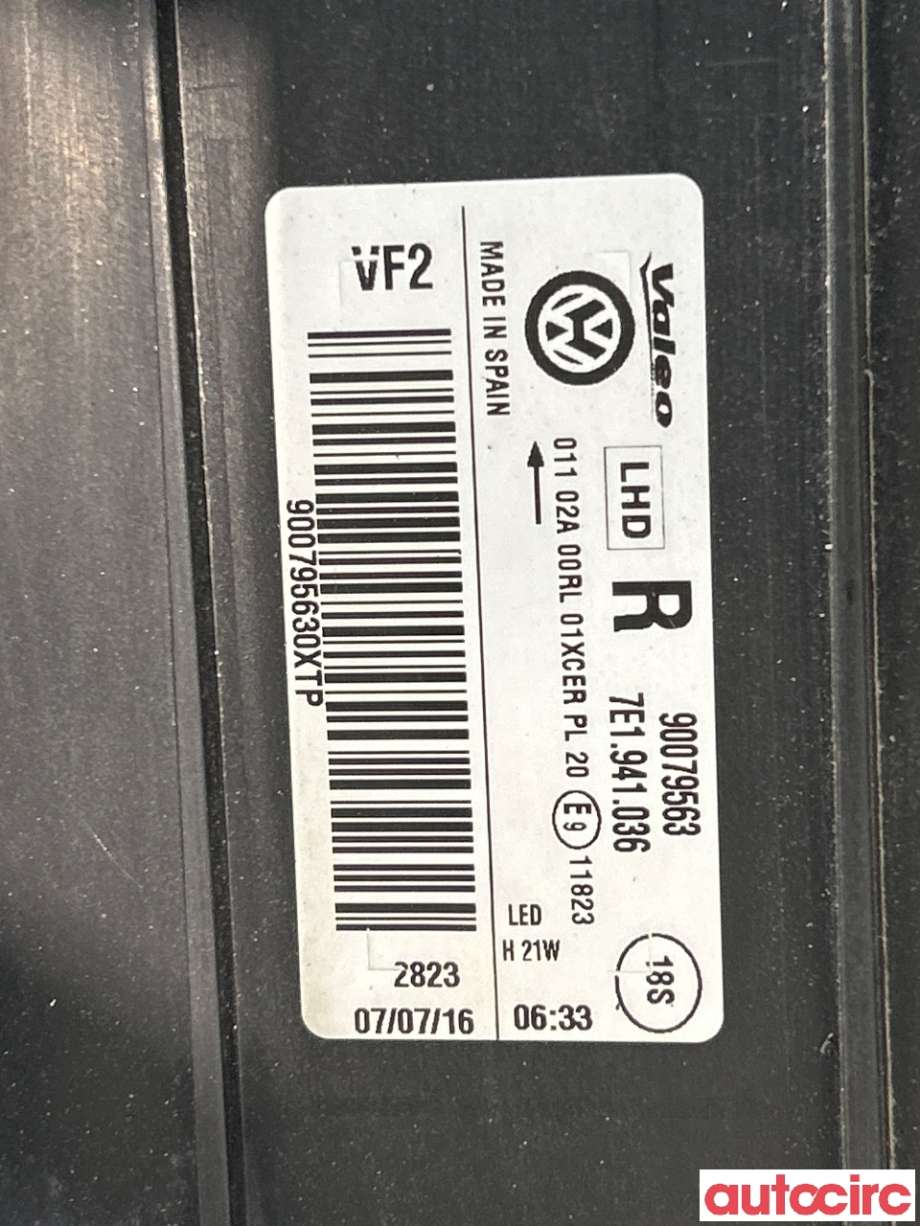 Frontlykt høyre halogen til VW Transporter / Caravelle 2015-2019 (T6) (T6) (VOLKSWAGEN|7E1941774|7E1941036)
