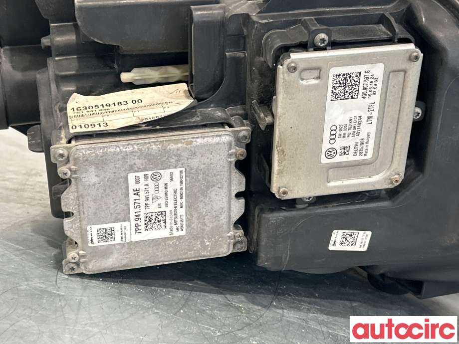 Frontlykt venstre halogen til VW Transporter / Caravelle 2015-2019 (T6) (T6) (VOLKSWAGEN|7E1941773|7E1941035)