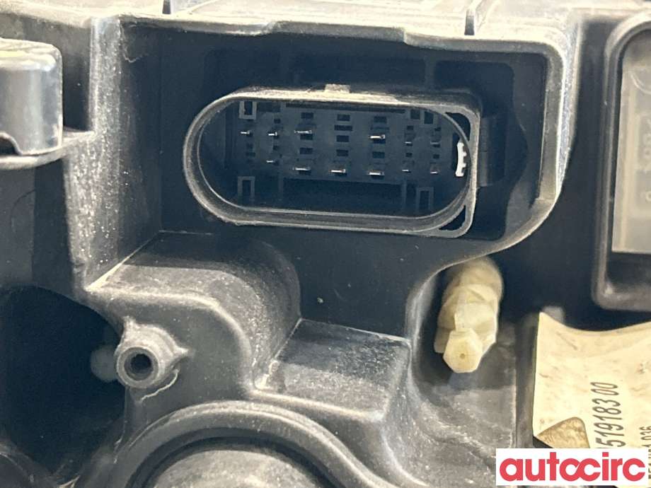 Frontlykt venstre halogen til VW Transporter / Caravelle 2015-2019 (T6) (T6) (VOLKSWAGEN|7E1941773|7E1941035)