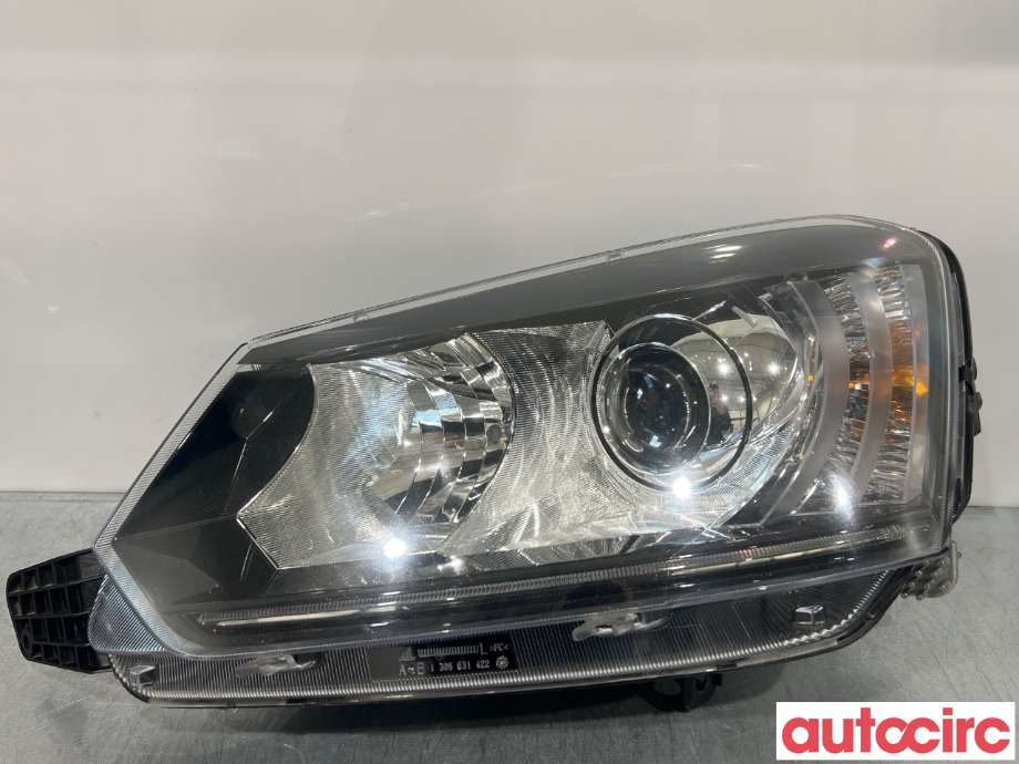 Frontlykt venstre halogen til Škoda Yeti, 2014-2017 (Fase 2)  (SKODA|5L1941017D)