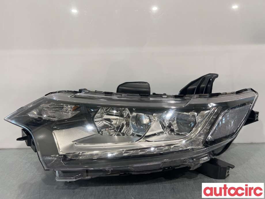 Frontlykt venstre halogen til Mitsubishi Outlander, 2015-->> (Type III, Fase 2)  (MITSUBISHI|8301C863)