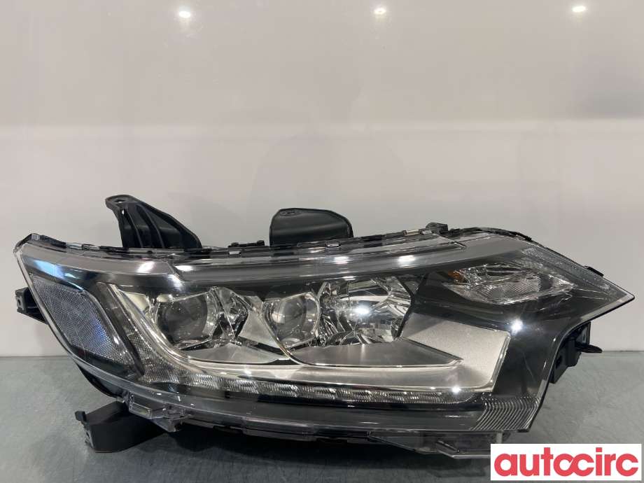 Frontlykt høyre halogen til Mitsubishi Outlander, 2015-->> (Type III, Fase 2)  (MITSUBISHI|8301C864)