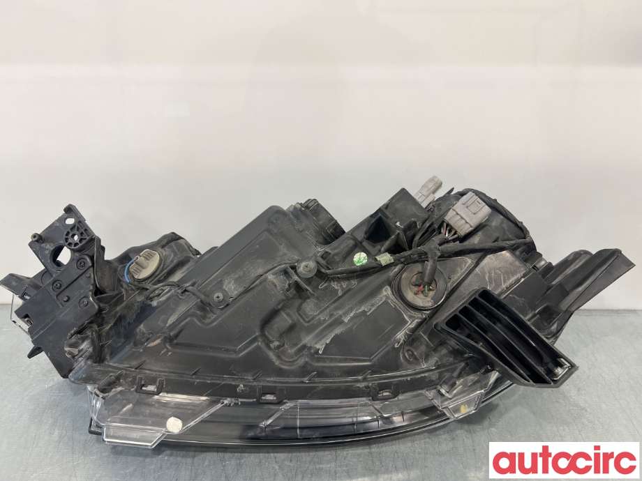 Frontlykt høyre halogen til Mitsubishi Outlander 2015-->> (Type III, Fase 2) (MITSUBISHI|8301C864|)