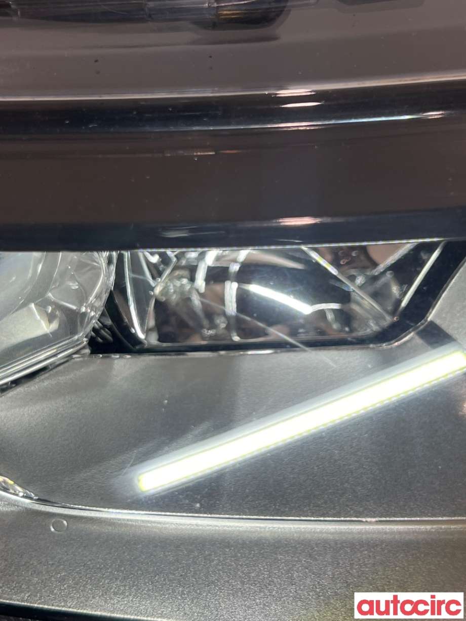 Frontlykt høyre halogen til Mitsubishi Outlander 2015-->> (Type III, Fase 2) (MITSUBISHI|8301C864|)