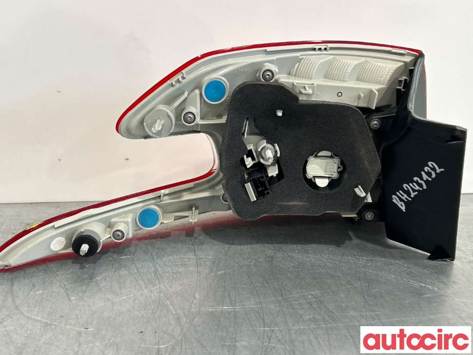 Baklykt høyre til Peugeot 308 2013-2021 (Type II)  (PEUGEOT|9678093880)