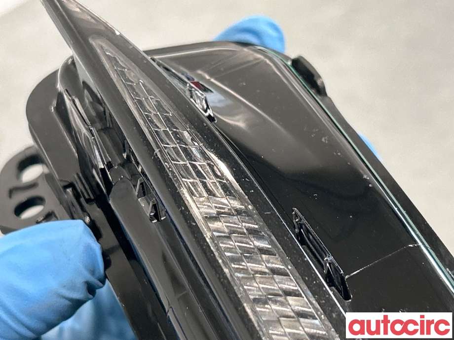 Parklykt venstre til Peugeot 308 2013-2021 (Type II)  (PEUGEOT|9806712180|199449-01)