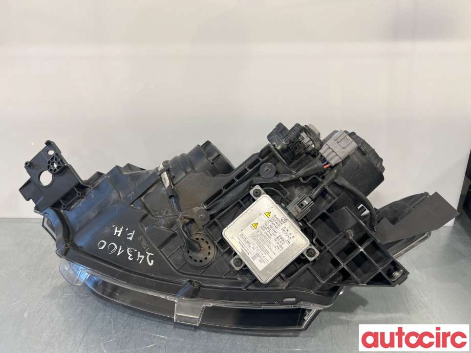 Frontlykt høyre halogen til Mitsubishi Outlander 2012-2015 (Type III, Fase 1)  (MITSUBISHI|8301C204)