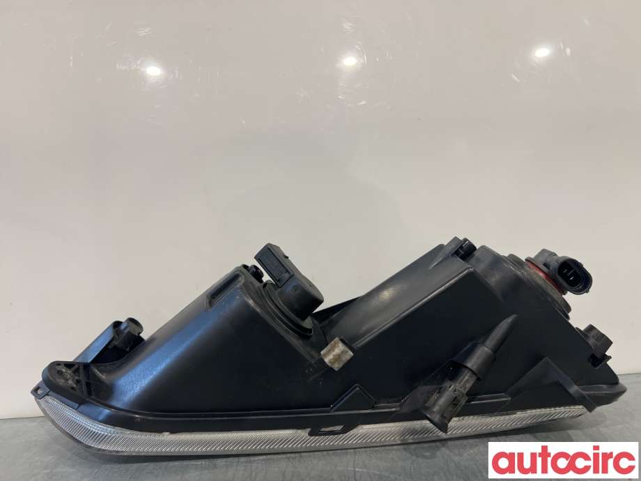Tåkelykt høyre foran til VW Passat 2011-2015 (B7) (B7) (VOLKSWAGEN|3AA941662F|)