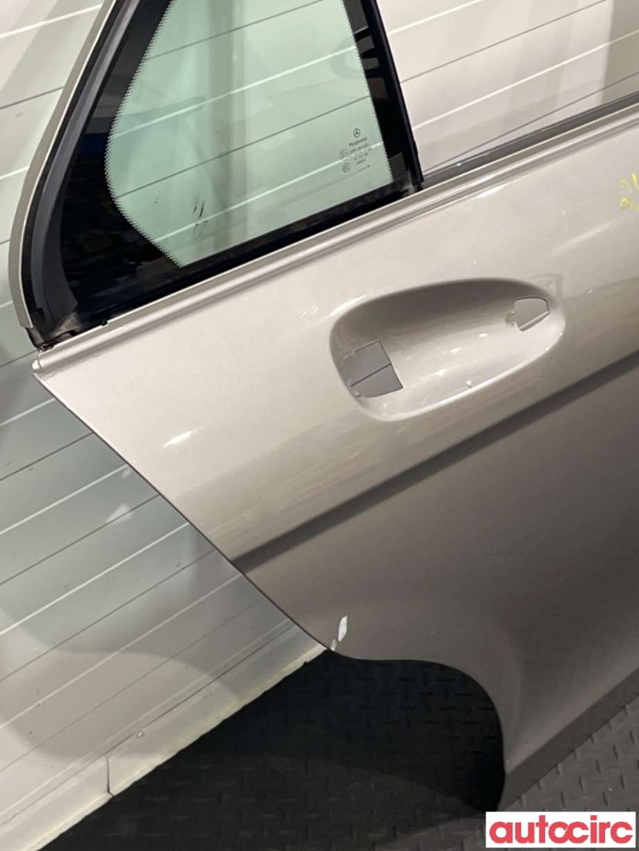 Dør høyre bak til Mercedes C-Klasse 2007-2011 (Fase 1) (W204) (W204) (MERCEDES|A2047300105||A2047302100)