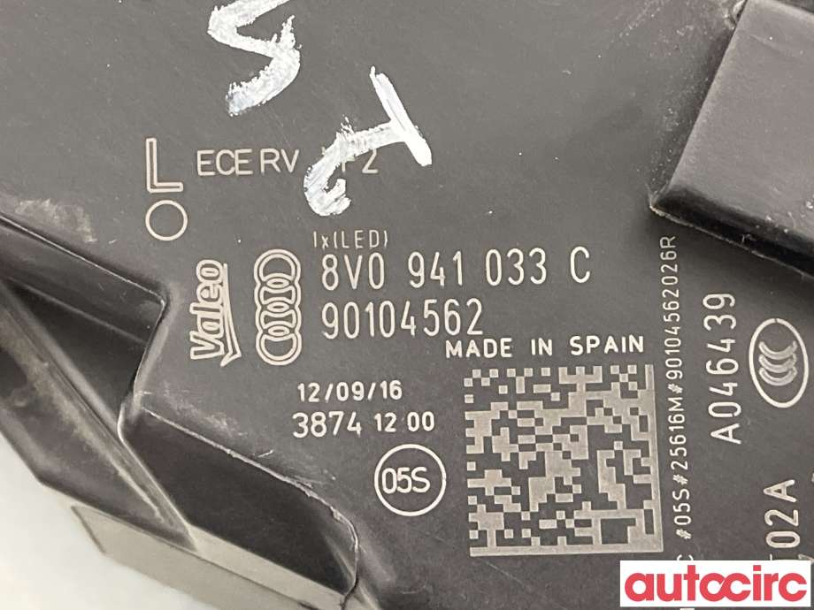 Frontlykt venstre halogen til Audi A3 2016-2020 (Type III, Fase 2) (AUDI|8V0941773C|90104562|8V0941033C)