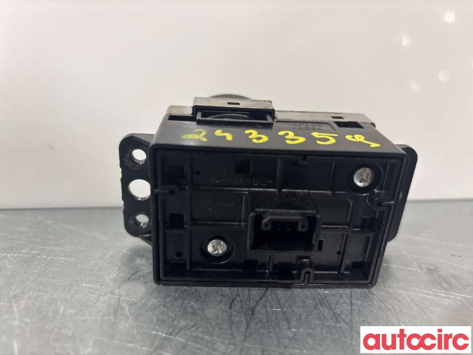 Bryter diverse til Suzuki SX4 S-CROSS 2013-->> (Type II) (SUZUKI|37790-61M00|)