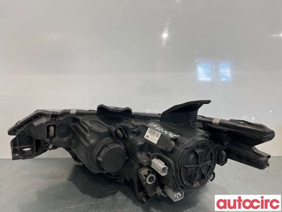 Frontlykt høyre halogen til Mitsubishi Outlander 2015-->> (Type III, Fase 2)  (MITSUBISHI|8301C864)