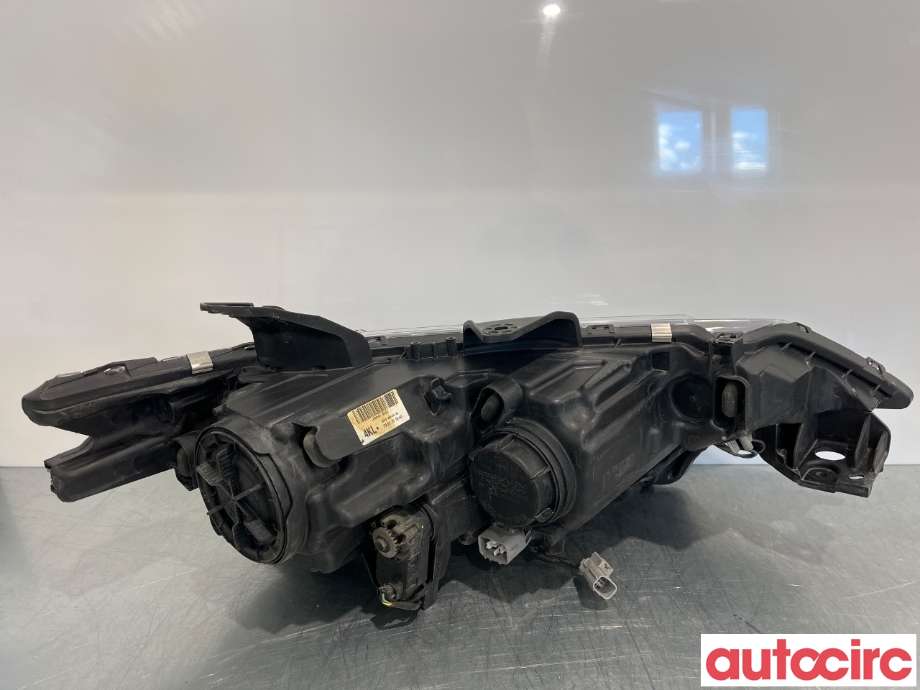 Frontlykt venstre halogen til Mitsubishi Outlander 2015-->> (Type III, Fase 2)  (MITSUBISHI|8301C863)