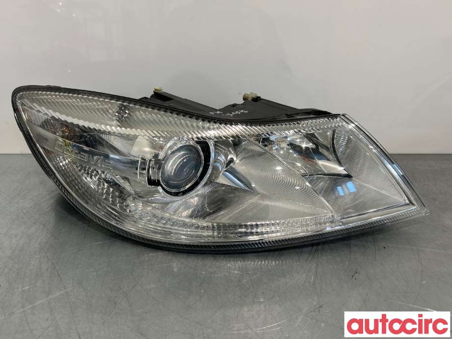 Frontlykt høyre xenon til Škoda Octavia, 2009-2013 (Type II, Fase 2)  (SKODA|1Z1941018T)