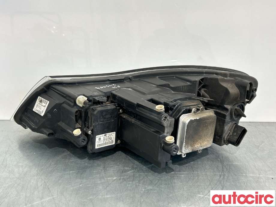 Frontlykt høyre xenon til Škoda Octavia 2009-2013 (Type II, Fase 2)  (SKODA|1Z1941018T|1Z1941016G)