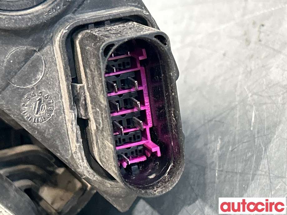 Frontlykt høyre xenon til Škoda Octavia 2009-2013 (Type II, Fase 2)  (SKODA|1Z1941018T|1Z1941016G)