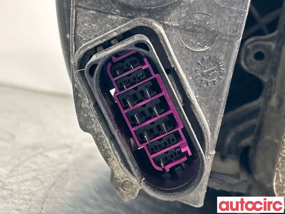 Frontlykt venstre xenon til Škoda Octavia 2009-2013 (Type II, Fase 2)  (SKODA|1Z1941017T|1Z1941015G)