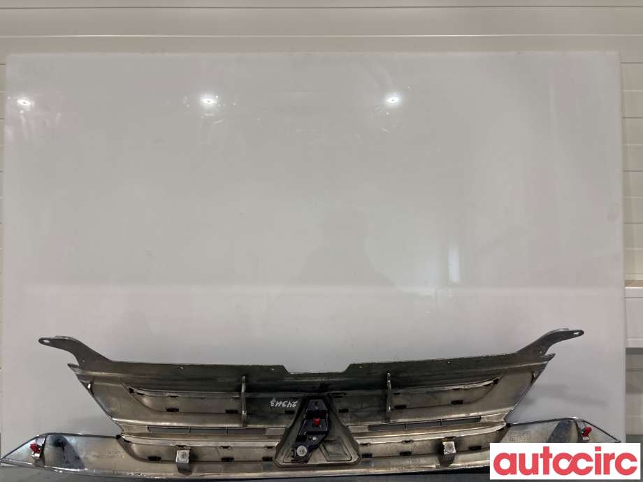 Grill til Mitsubishi Outlander 2015-->> (Type III, Fase 2)  (MITSUBISHI|7450A638|)