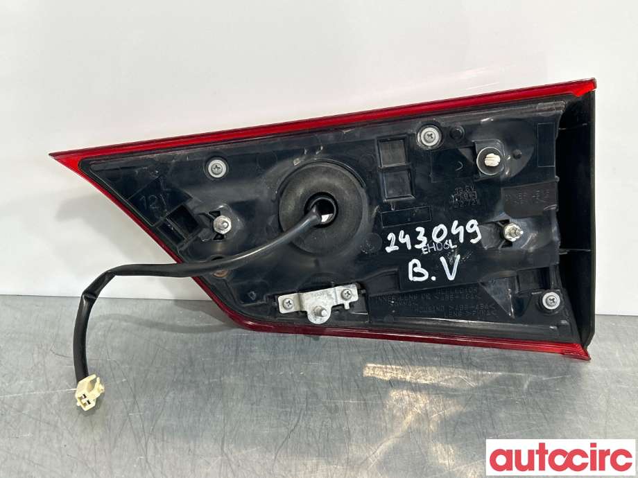 Baklykt venstre indre til Mitsubishi Outlander 2015-->> (Type III, Fase 2)  (MITSUBISHI|8331A179|)