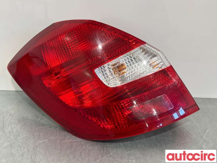 Baklykt venstre til Škoda Fabia, 2010-2014 (Type II, Fase 2)  (SKODA|5J6945111)